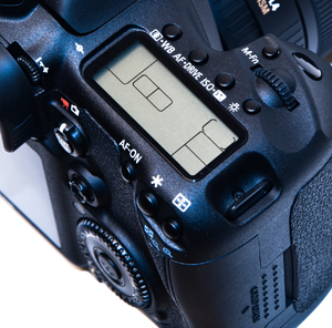 7D Rear Grip and Top LCD